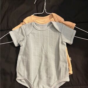 Modern Moments by Gerber Organic Waffle Knit Bodysuits 0–3M (2-Pack)